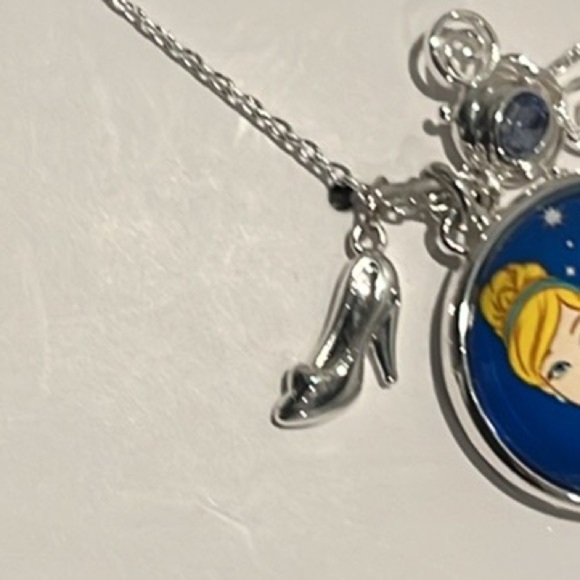 π Cinderella Believe in Magic Necklace with Glass Slipper and Carriage Silver - Picture 6 of 6